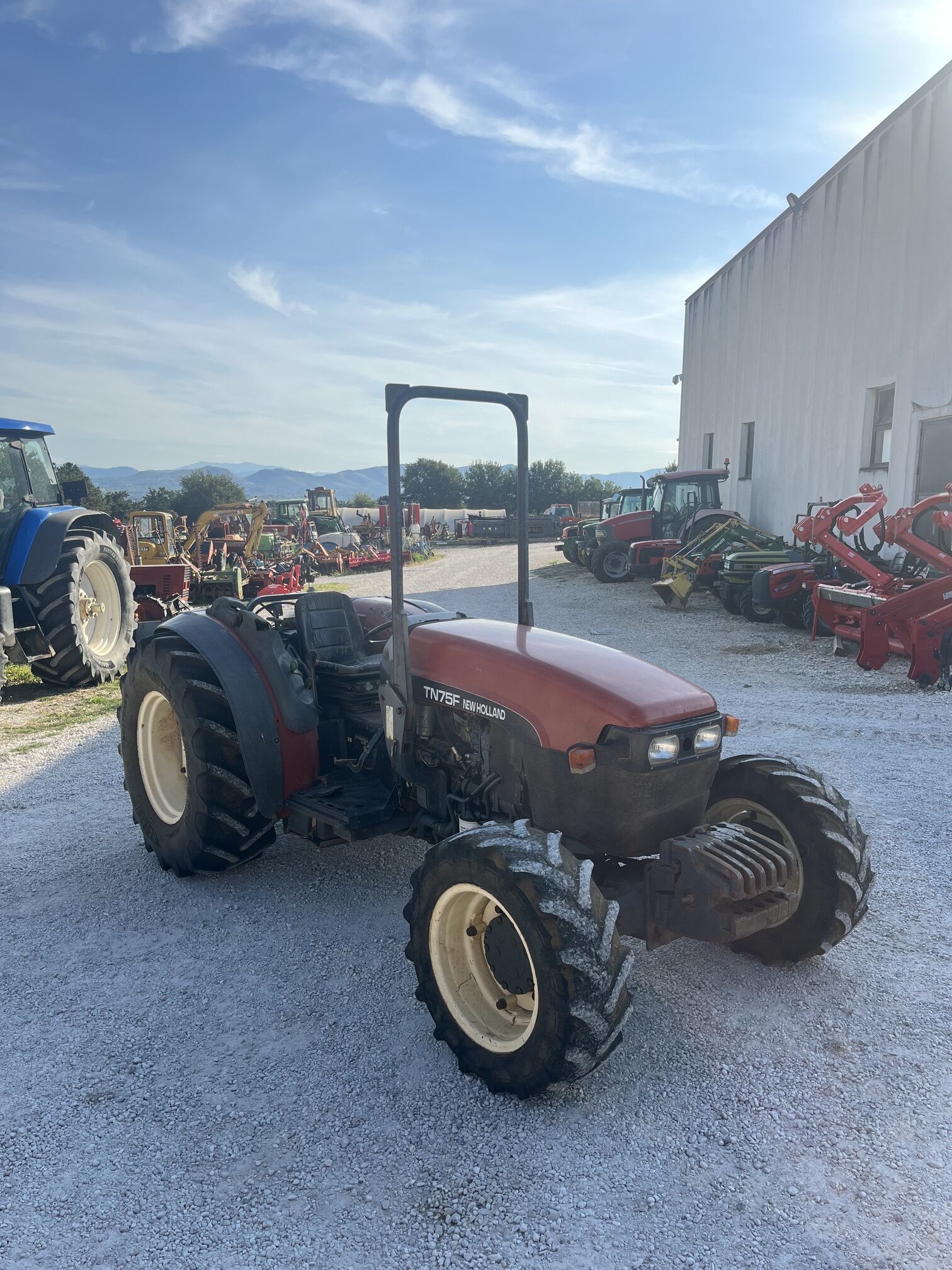 NEW HOLLAND TN 75 F