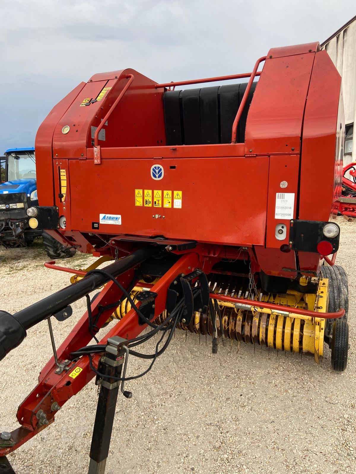 NEW HOLLAND BR 740 - immagine 3